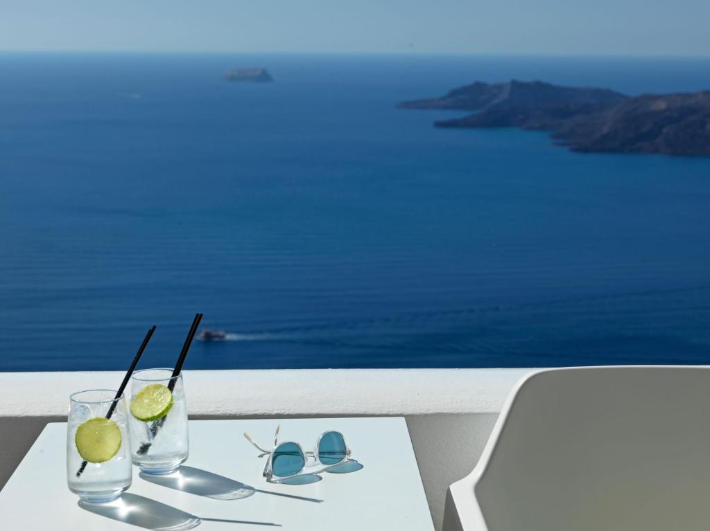 Top Luxury Hotels in Santorini