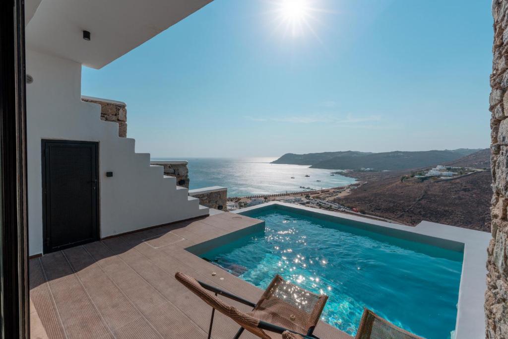 Luxury House With Private Pool at Elia Beach