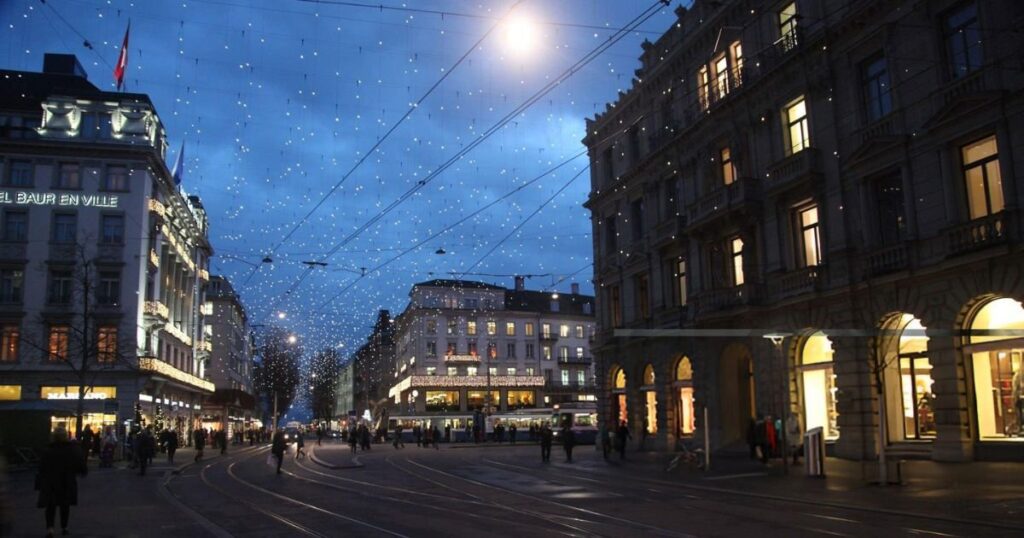  City Center Near Bahnhofstrasse – Festive Lights and Upscale Shopping